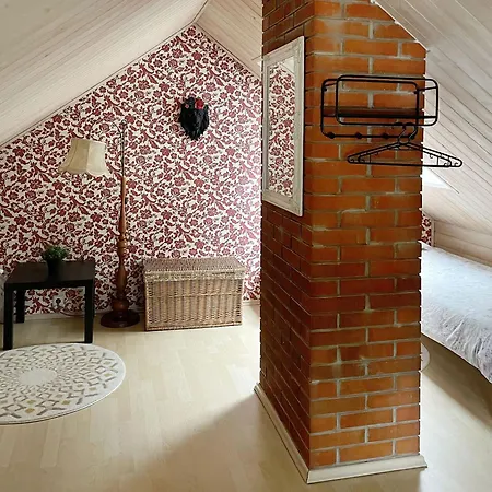 Rannalovi With Private Entrance Near Playground Apartament Parnawa